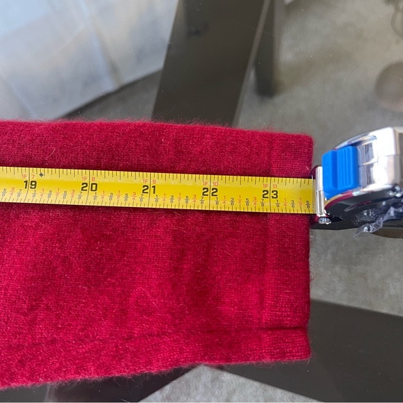 Vertical Design Cashmere Women’s Holiday Red V-neck Pullover Sweater Size Medium - Picture 6 of 6